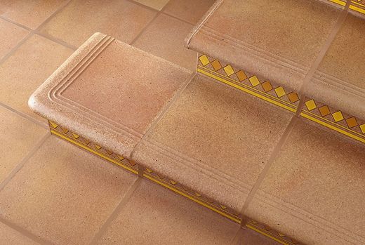 Tudo o que você precisa saber antes de reformar a escada externa da sua casa: Escolha os melhores degraus