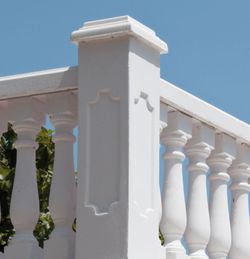 Pilares clásicos de hormigón para una arquitectura moderna y segura