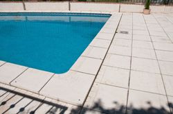 Angulo piscina Trena Crudo 5 x 60 x 60  r-15cm Verniprens