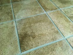 Baldosa porcelánica antideslizante esmaltada 33x33 Orión Jade Gres de Aragón