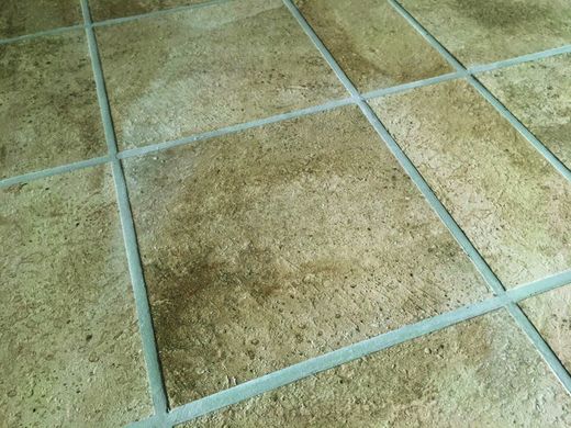 Baldosa porcelánica antideslizante esmaltada 33x33 Orión Jade Gres de Aragón