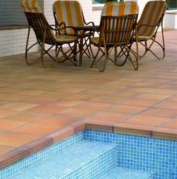 Pavimento gres extrusionado Base 31,4x31,4x1,2  cm  Greco Gres