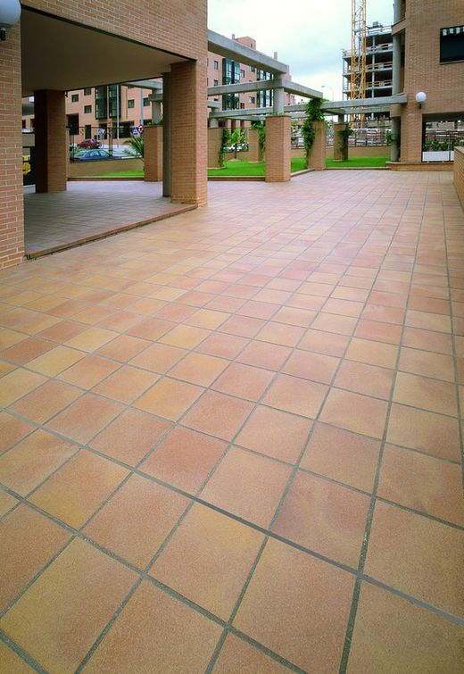 Pavimento gres extrusionado Base 31,4x31,4x1,2  cm  Greco Gres