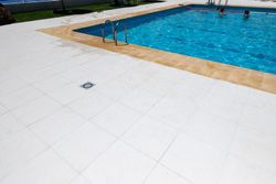 Caja Pavimento Loja Blanco 50x50 4 piezas 1m2/caja Verniprens