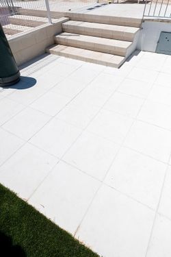 Caja Pavimento Loja Blanco 50x50 4 piezas 1m2/caja Verniprens