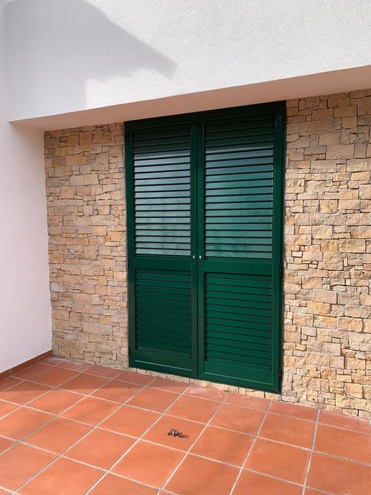 Pedras de travertino medievais naturais da Galiza