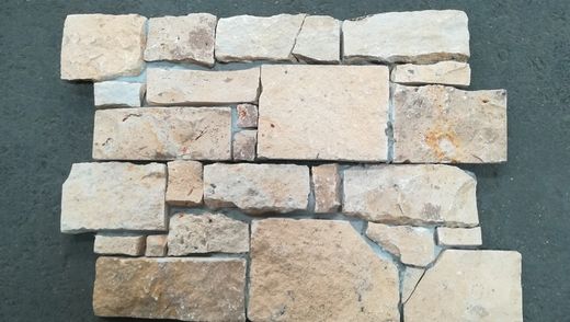Pedras de travertino medievais naturais da Galiza