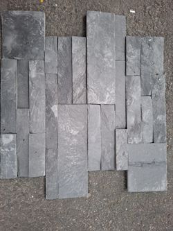 Vormontierte Steinkastenwand aus umweltfreundlichen schwarzen galicischen Steinen