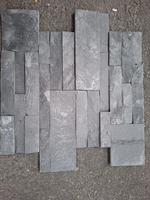 Vormontierte Steinkastenwand aus umweltfreundlichen schwarzen galicischen Steinen