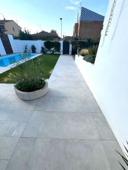 Peldaño Porcelánico redondo 120 cm Urban Gris Gres de Aragón